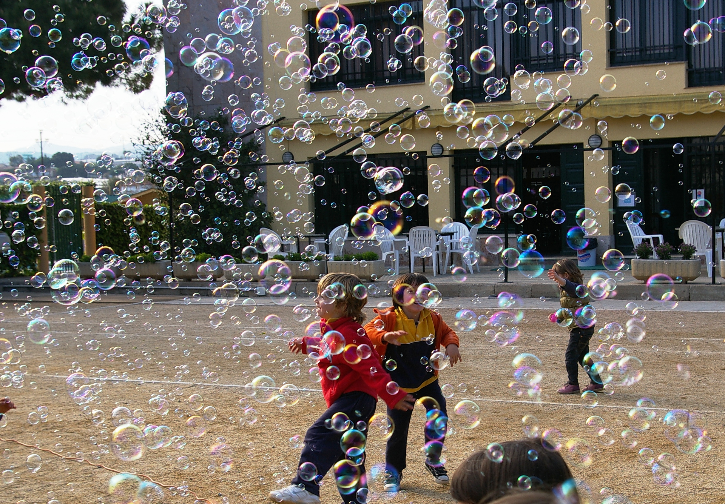 Pro bubble machine at the tennis court club